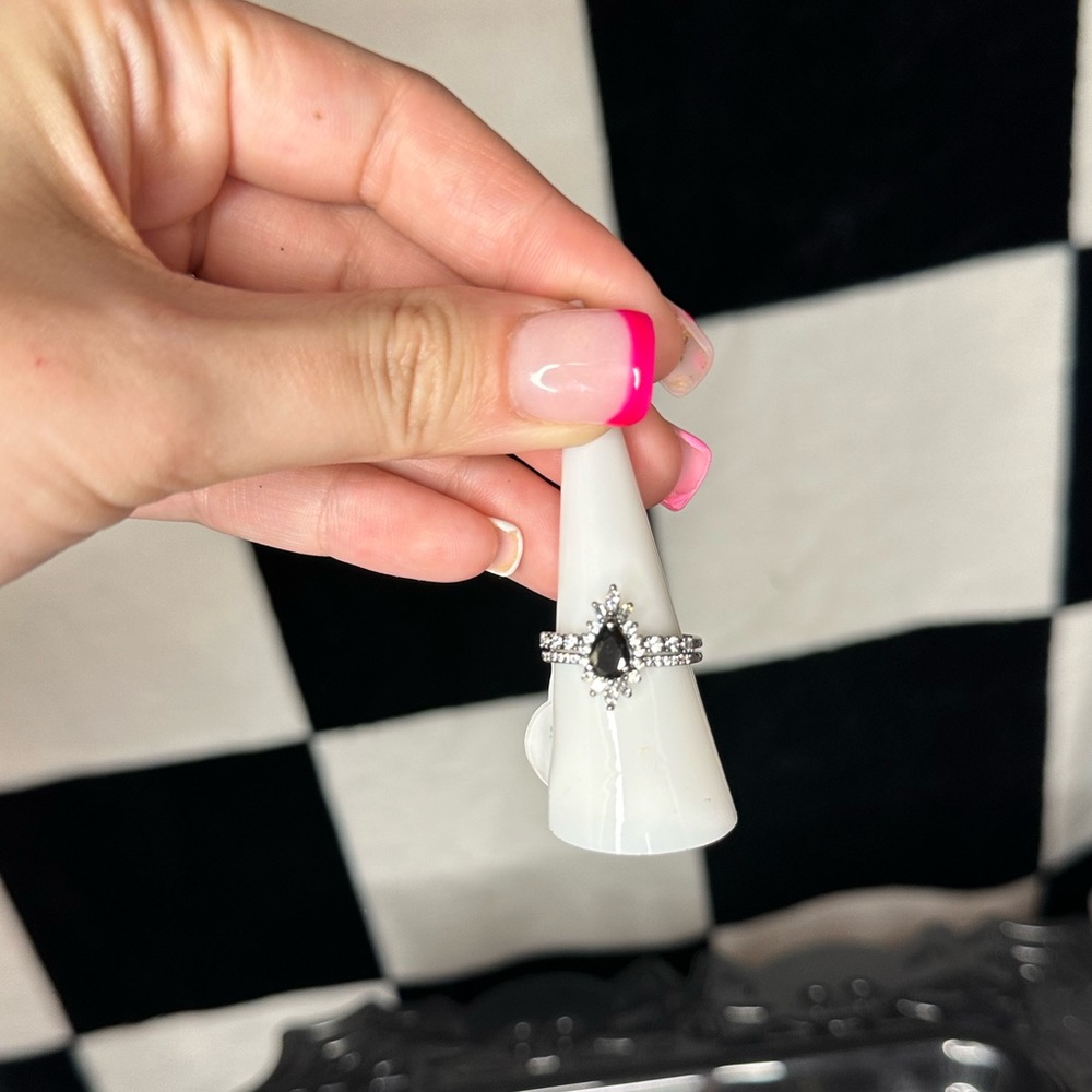 “Say it in lights” Size 8 Bomb Party Ring